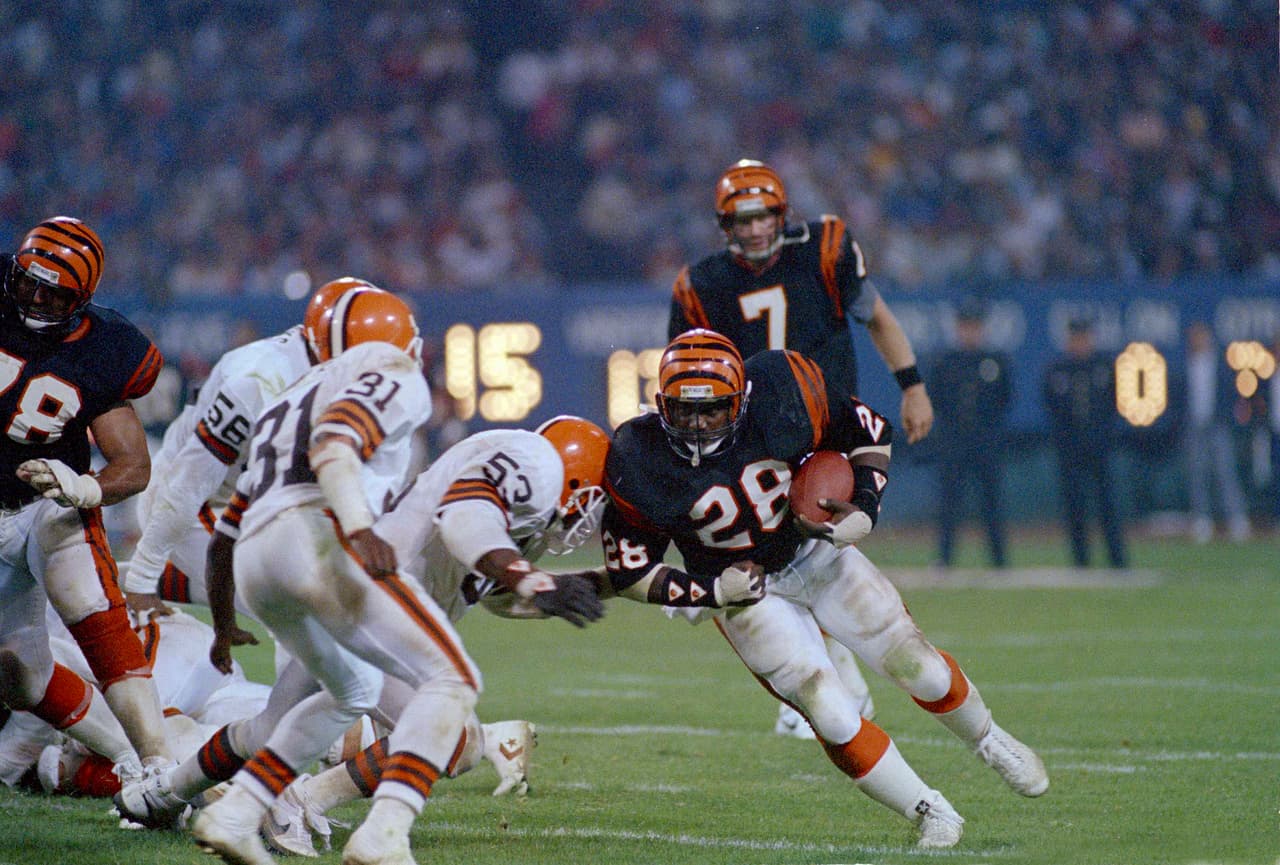 1988 Ofensiva número 1 NFL - Cincinnati Bengals. Pierde con los San Francisco 49ers el Super Bowl XXIII.