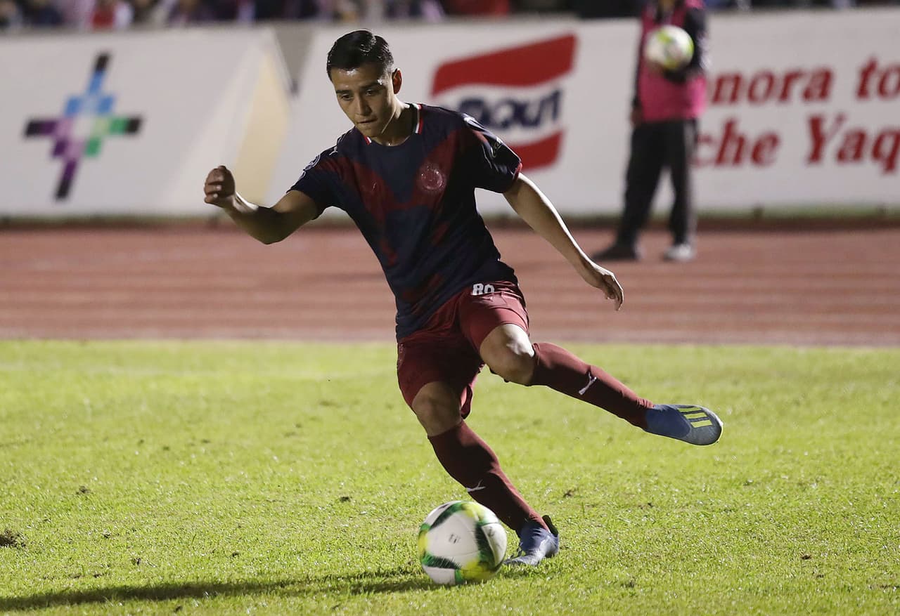 Sin embargo, el equipo dirigido por el paraguayo José Saturnino Cardozo supo manejar la presión y tuvo un buen manejo de partido el resto del tramo.