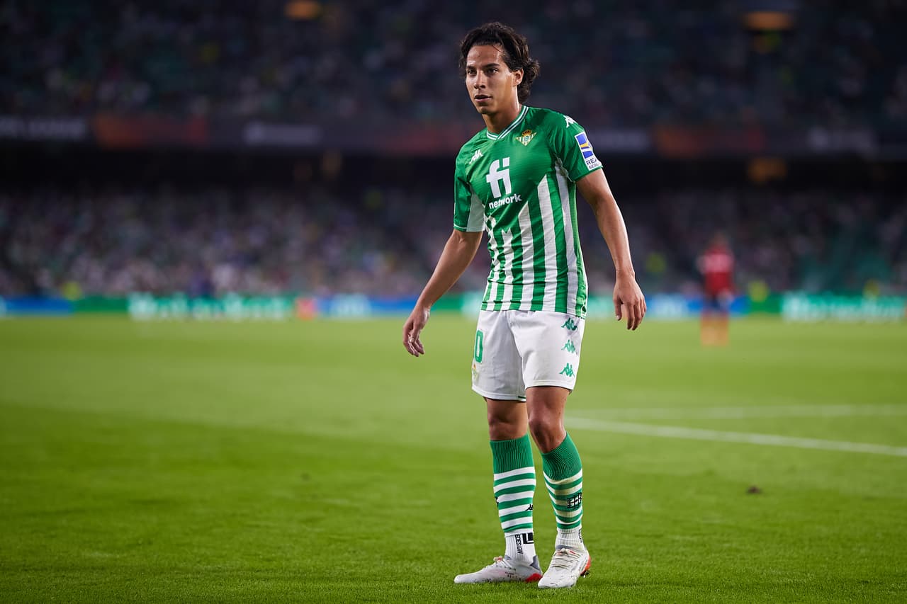 Diego Lainez titular con Betis en liga después de ocho meses