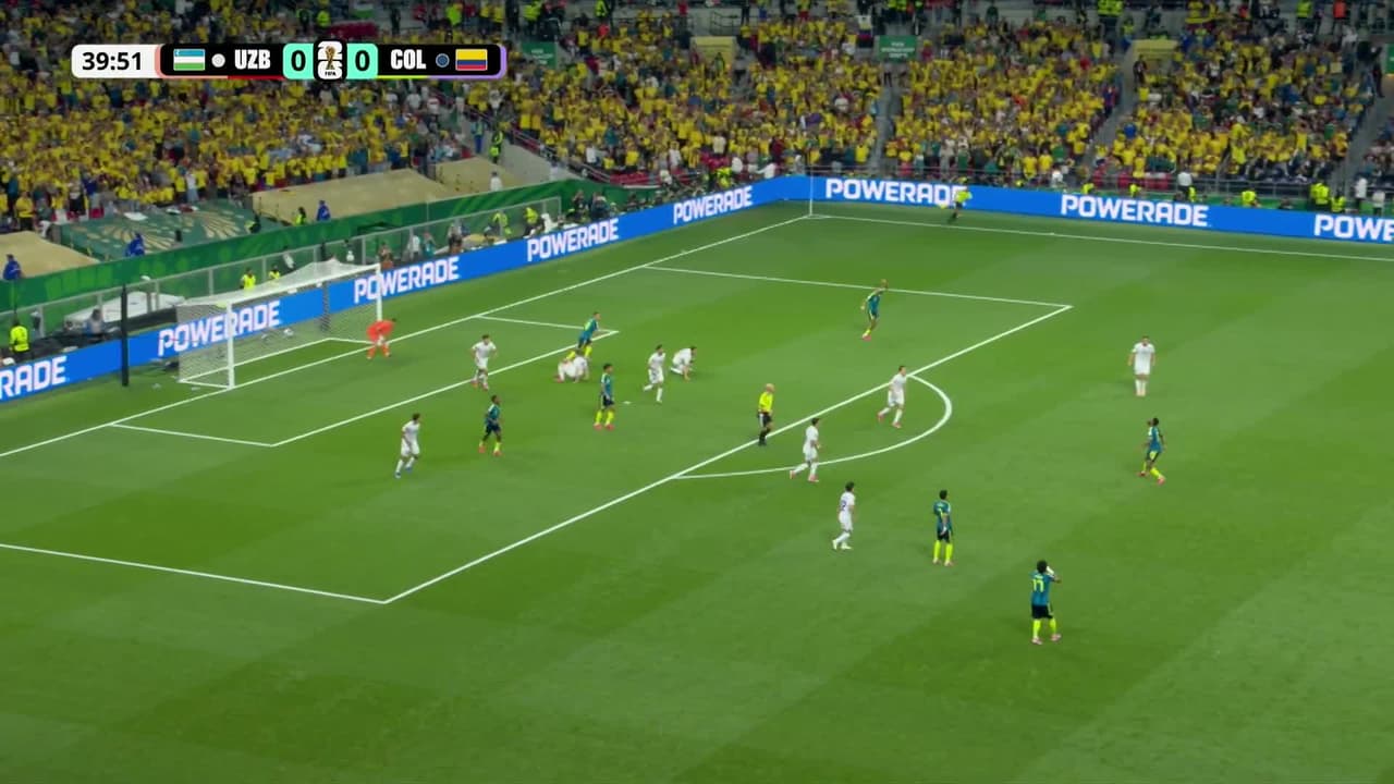 ¡GOL!  anota para Colombia. Daniel Muñoz