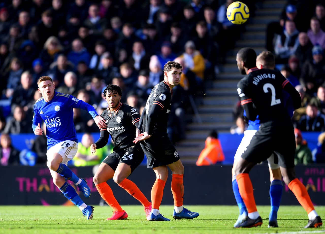 Rüdiger (46’, 71’) abrió y cerró el marcador. Barnes (54’) y Chilwell (64’) marcaron para los locales. Los de Lampard cierran la J25 con 41 unidades y los dirigidos por Brendan Rodgers acumulan 49.