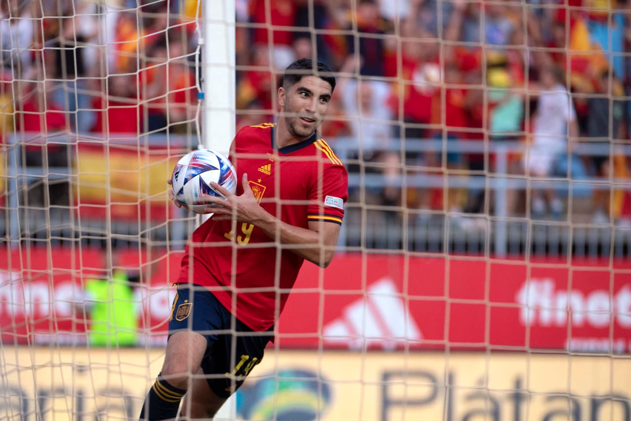 España se impuso sobre República Checa gracias a los goles de Carlos Soler y Pablo Sarabia.
