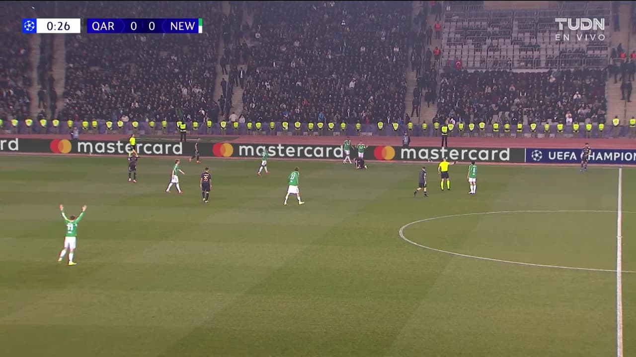 ¡TIRO ATAJADO! disparo por Harvey Barnes.