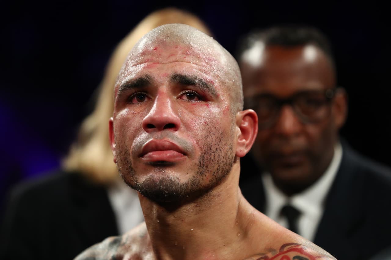 El púgil puertorriqueño Miguel Cotto se despidió de los cuadriláteros el sábado por la noche, luego de una brillante carrera de 17 años.