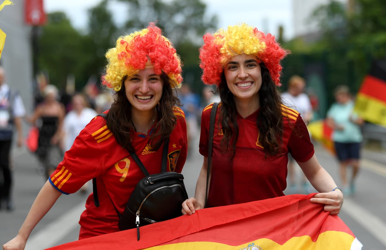 Las fans españolas no dejaron de alentar a la Furia Roja.
