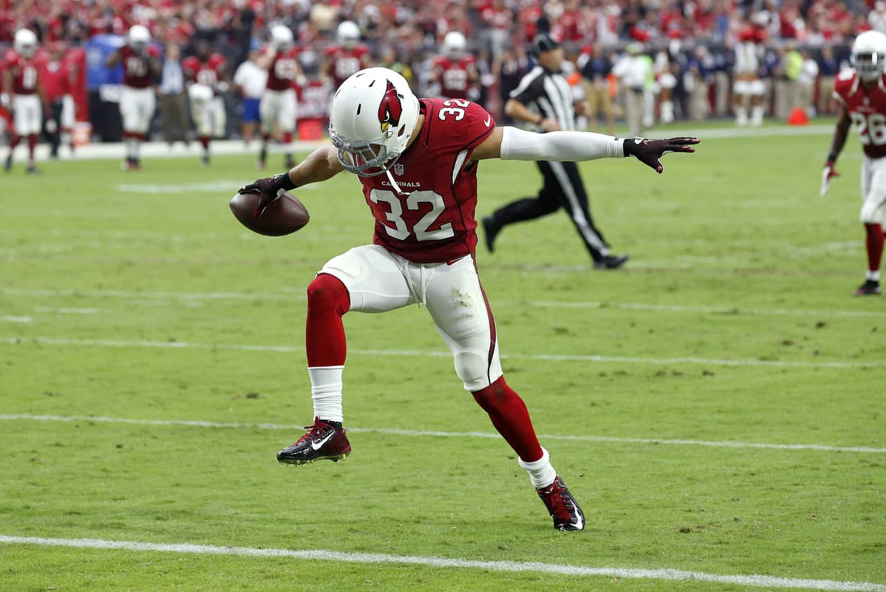 Tyrann Mathieu consiguió dos de las cuatro intercepciones a Colin Kaepernick, una de ellas devuelta para TD y los Cardinals apalearon 47-7 a los 49ers.