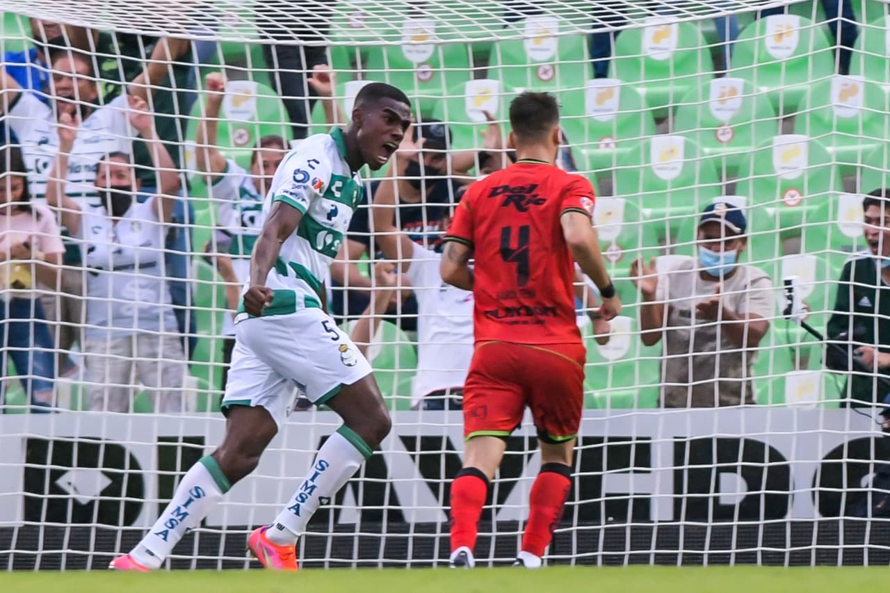 Felix Torres marcó el primer gol del partido al 56'.