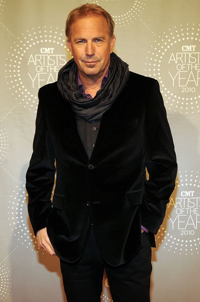 Tras 18 años de relación la pareja se divorció, por lo que Costner le tuvo dar 80 millones de dólares a Silva.