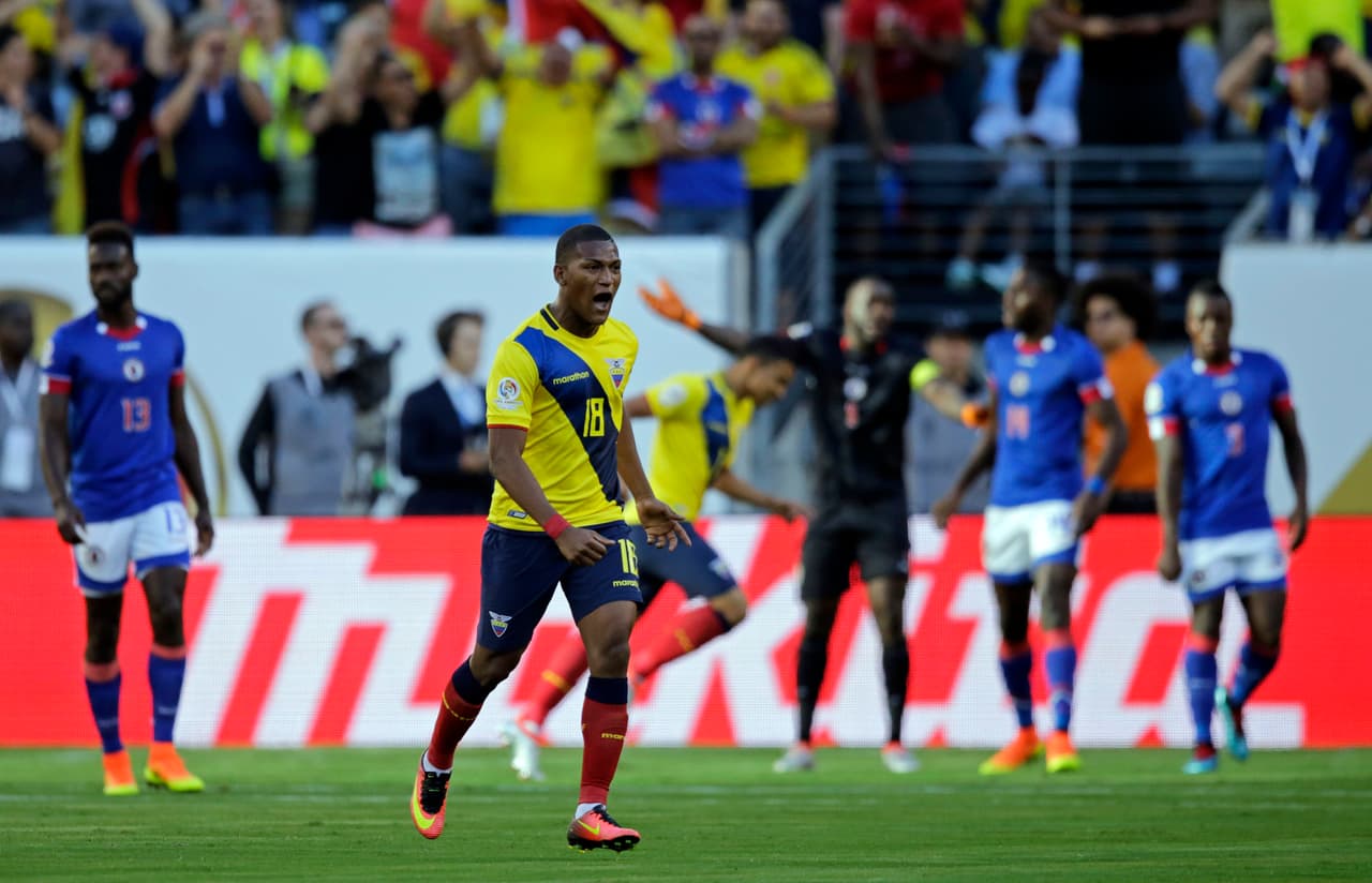 Óscar Pareja: "No es raro que Carlos Gruezo esté haciendo un muy buen trabajo"