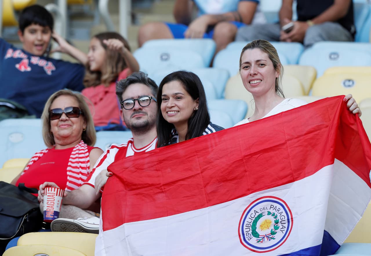 Los fanáticos llegaron al Estadio Maracaná para el segundo juego del Grupo B de la Copa América 2019 en el que se enfrenta Paraguay con Catar, uno de los invitados asiáticos al certamen.