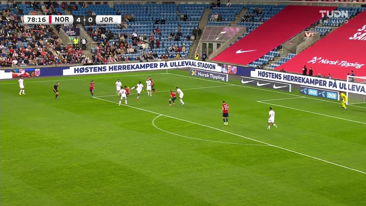 ¡TIRO ATAJADO! disparo por Osame Sahraoui.