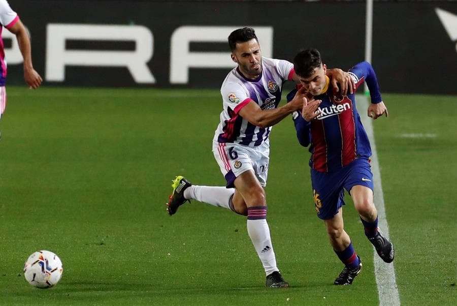 Barcelona salva victoria ante Valladolid 1-0 durante la Jornada 30 de LaLiga. La anotación fue por parte de Ousmane Dembéle y Lionel Messi cumplió 767 partidos en el club culé, convirtiéndose en el jugador con mayor cantidad de partidos en toda la historia y fue homenajeado por su equipo.