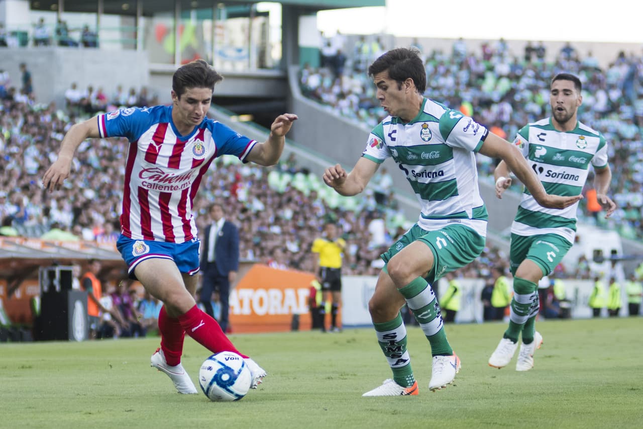 Y a los 78 minutos, por conducto de Julio Furch, tras centro raso de Lozano, adelantándose y de primera intención, marcó el 3-0 en favor de Santos y que propina a Chivas una dolorosa derrota, que acentúa su mal paso, que arrastran desde el torneo pasado.