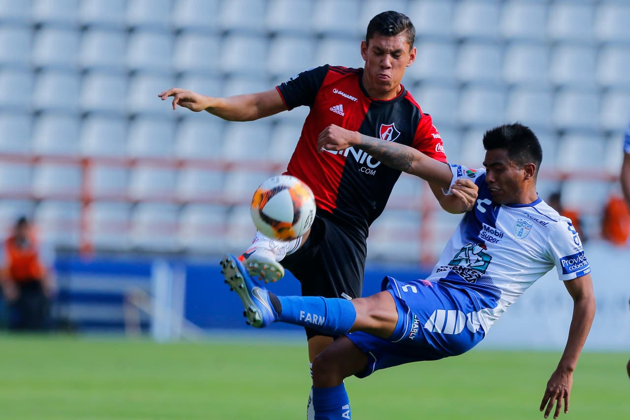 Al medio tiempo el empate sin goles continuaba en el estadio Hidalgo pero parecía cuestión de tiempo para que los locales rompieran el cero.