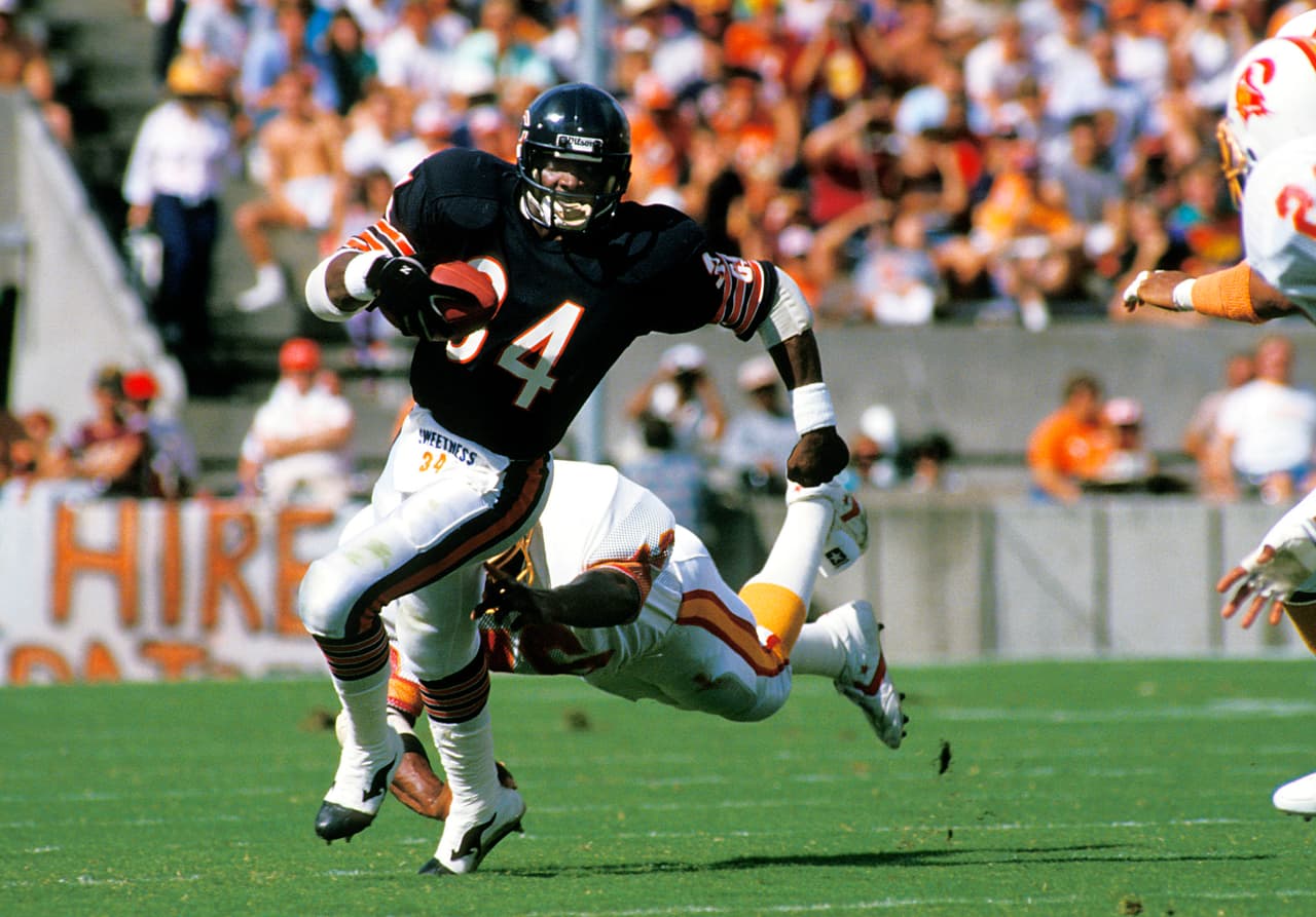 2.- Walter Payton (1975-87 Chicago Bears).- 16,726 yardas.