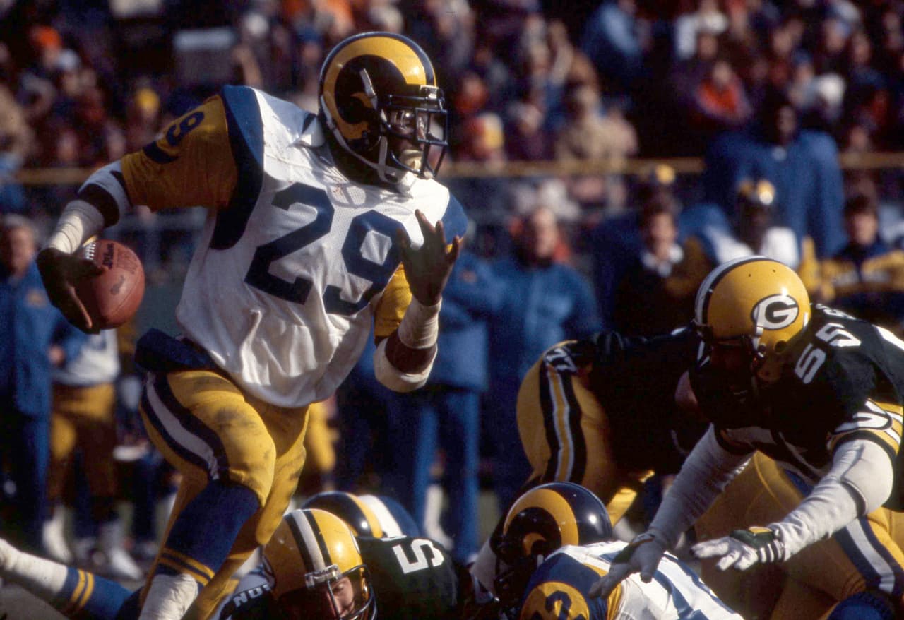 7.- Eric Dickerson (1983-87 Los Angeles Rams, 1987-1991 Indianapolis Colts, 1992 Los Angeles Raiders, 1993 Atlanta Falcons).- 13,259 yardas.