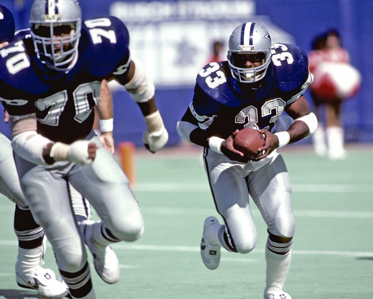 8.- Tony Dorsett (1977-87 Dallas Cowboys, 1988 Denver Broncos).- 12,739 yardas.