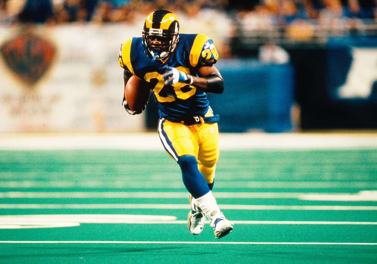 10.- Marshall Faulk (1994-98 Indianapolis Colts, 1999-2005 St. Louis Rams).- 12,279 yardas.