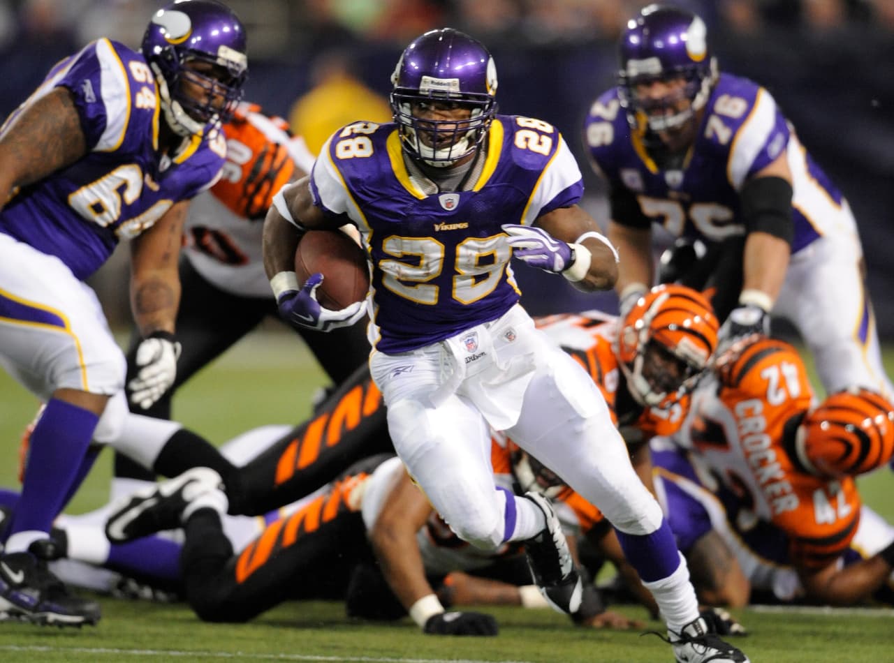 ***EN ACTIVO 17.- Adrian Peterson (2007-actualidad Minnesota Vikings).- 11,675 yardas.