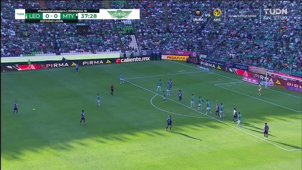 ¡GOOOL! Federico Viñas anota para León.