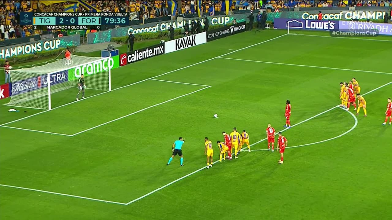 ¡GOL!  anota para Forge. Brian Wright