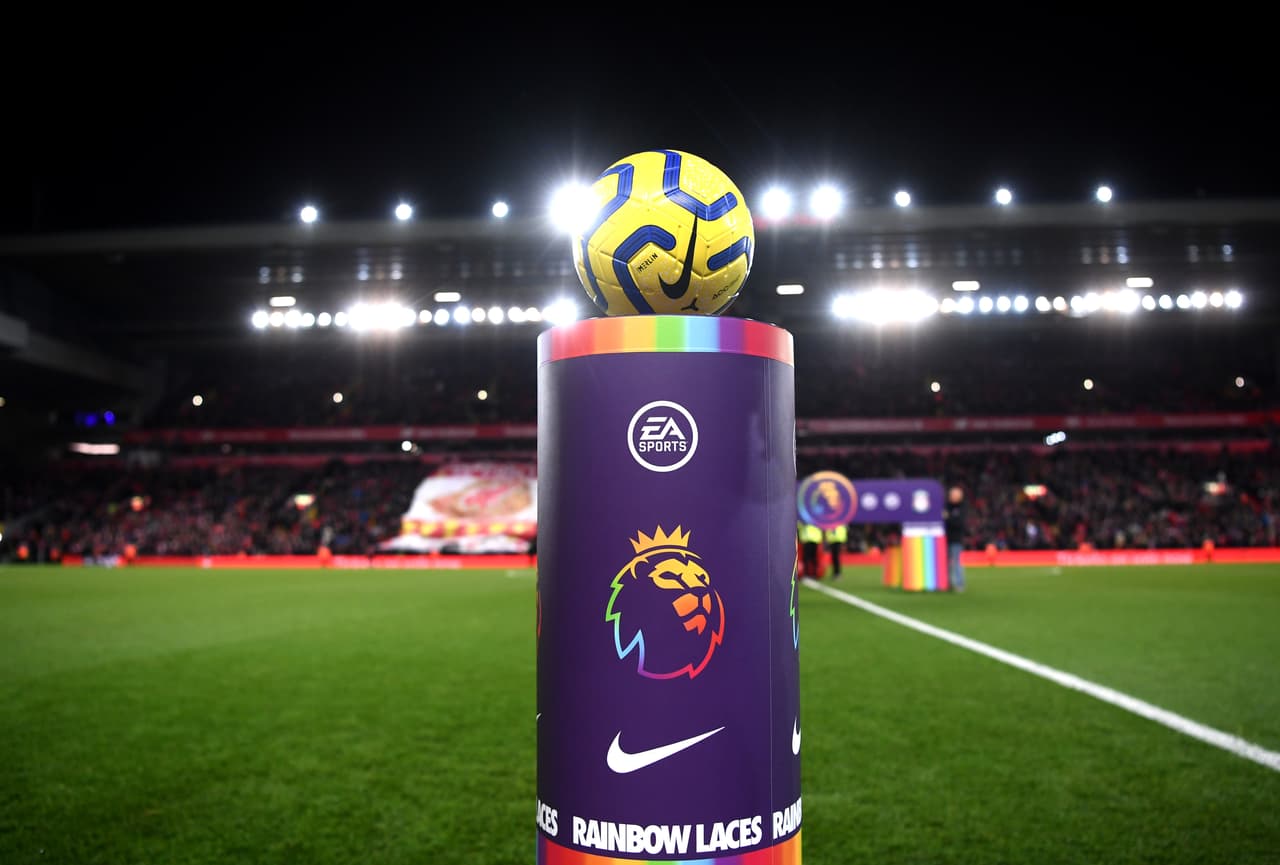 Por dos semanas, los partidos de la Premier League se llenarán de arcoíris para celebrar la campaña ‘Rainbow Laces’ como muestra de apoyo a la comunidad LGTB dentro y fuera del futbol, donde no haya discriminación y demostrar que el poder del futbol une a la gente.