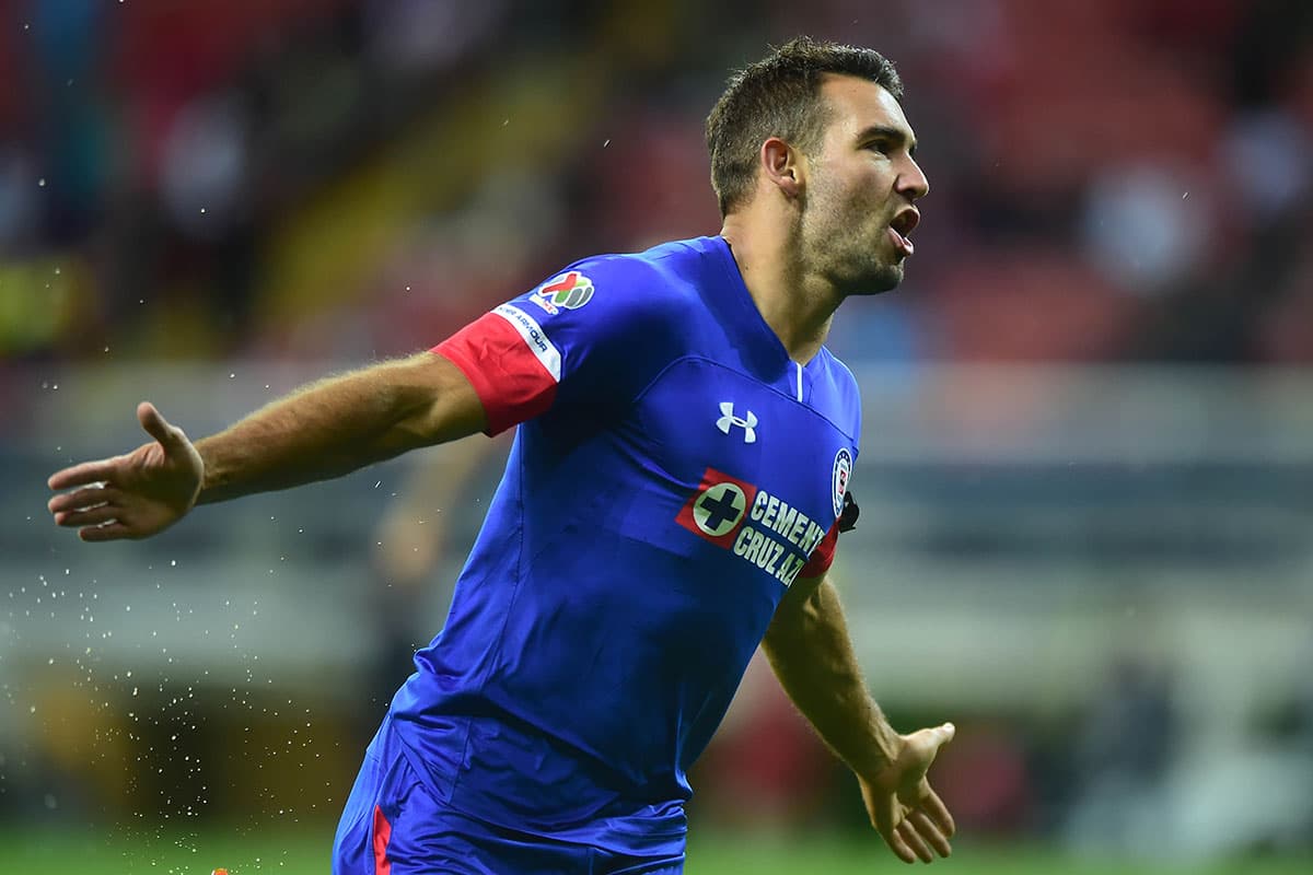 El gol del delantero uruguayo Martín Cauteruccio al minuto 46' marcó la diferencia a favor de los celestes en la casa de Chivas.