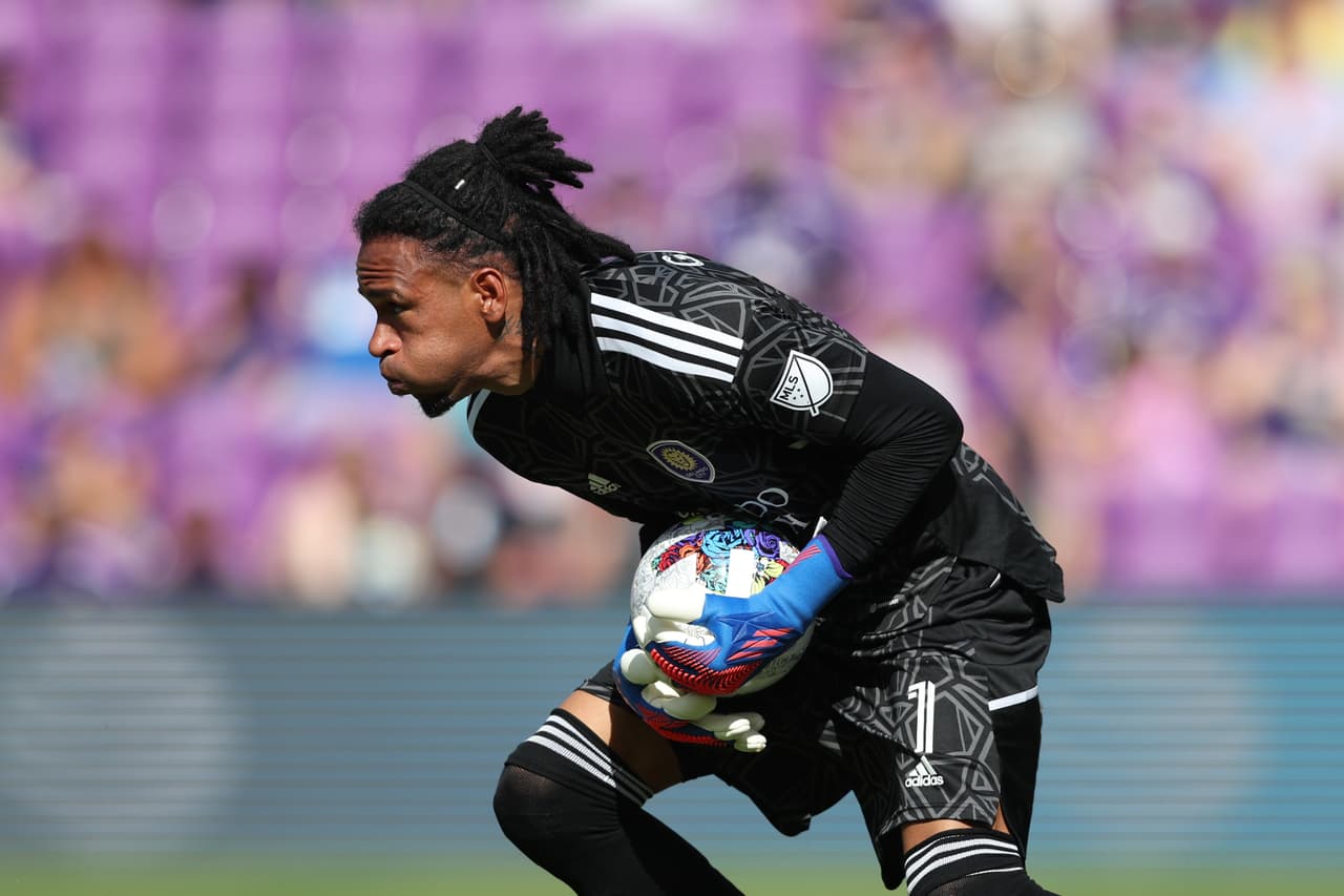 Tampoco la habitual seguridad en el arco del peruano Pedro Gallese.
<br>