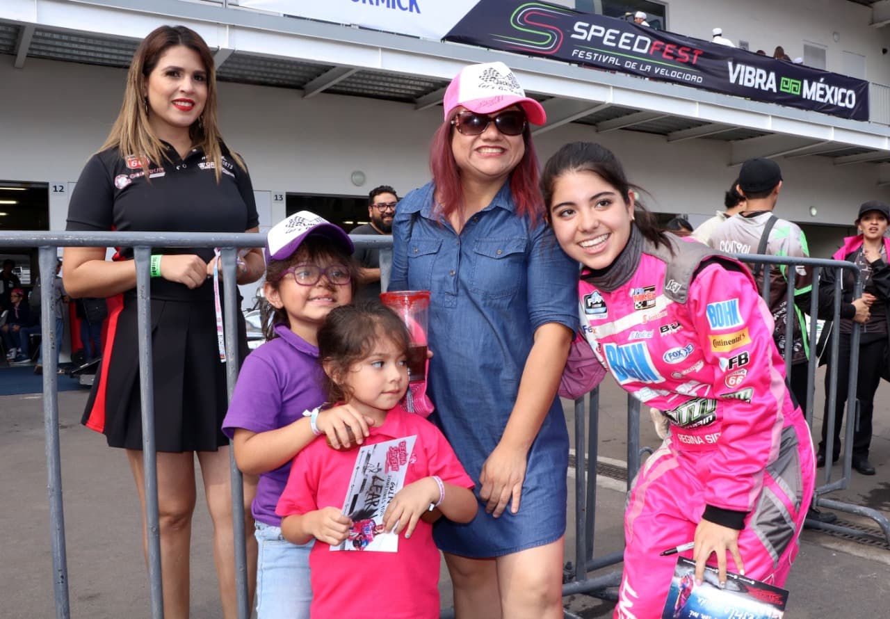 Familias en el evento.