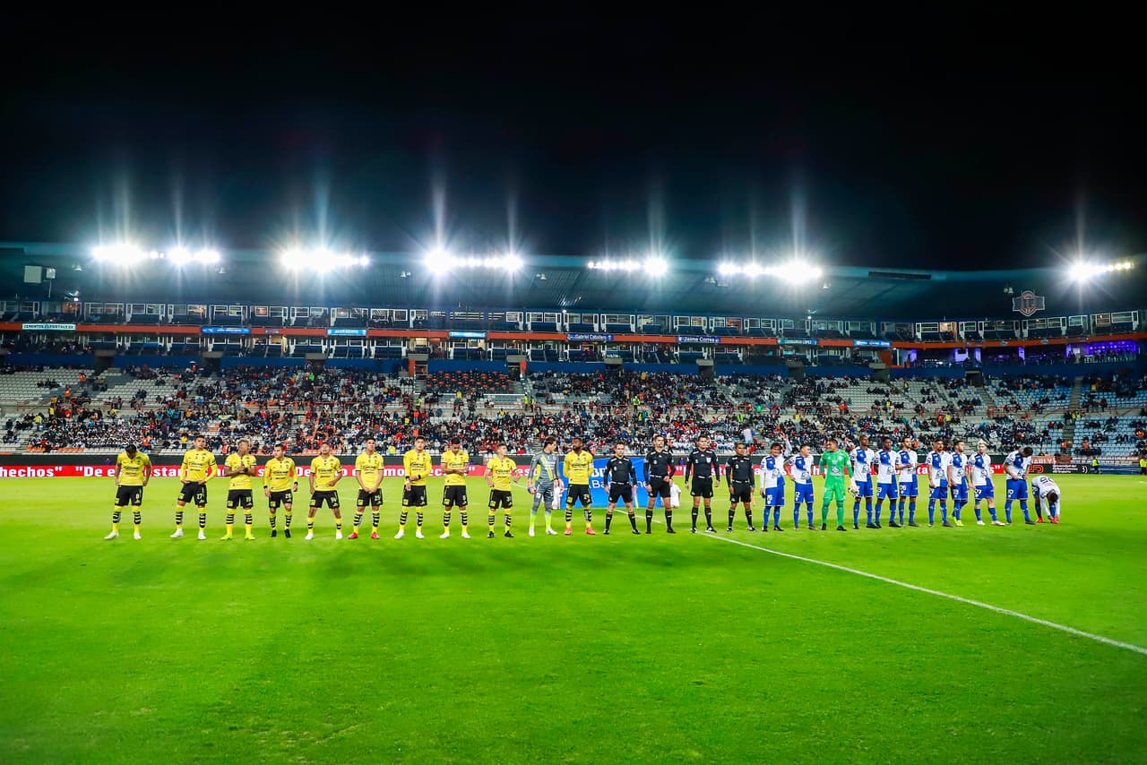 En el Estadio Hidalgo una aceptable asistencia para el duelo entre Tuzos y Monarcas de la 
<a href="https://www.univision.com/deportes/futbol/liga-mx/" target="_blank">Liga MX</a>.