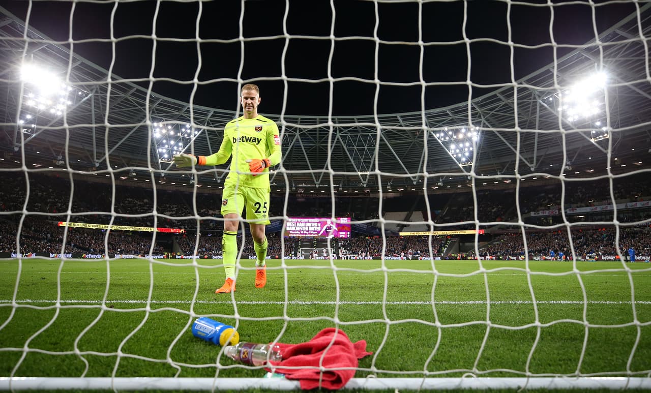 Cedido por Manchester City, el West Ham se plantea quedarse con el pase del veterano arquero Joe Hart.