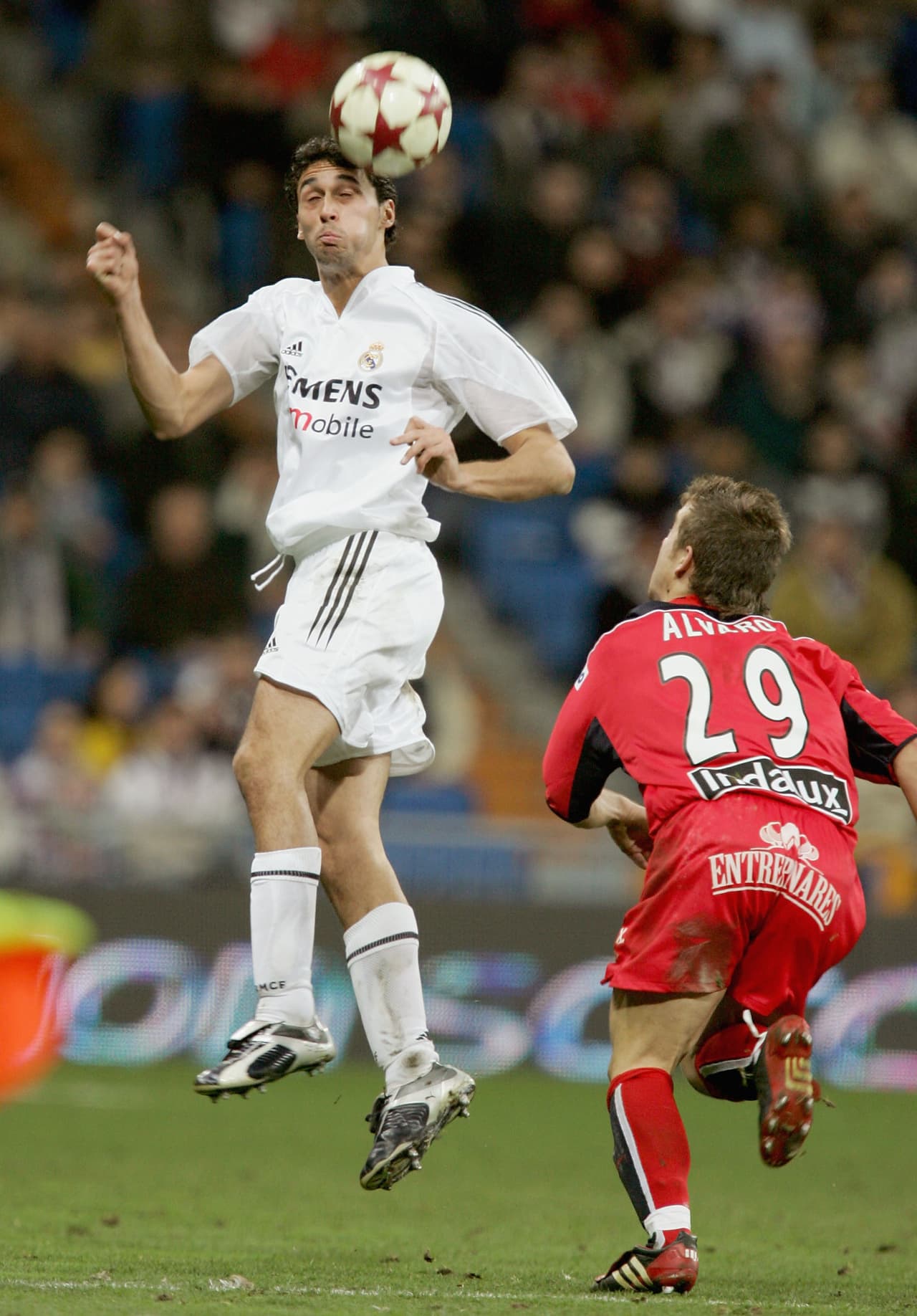 Álvaro Arbeloa debutó con Real Madrid pero estuvo en el 2006 más a disposición del Castilla. Salió cedido a La Coruña, luego a Liverpool y volvió para triunfar con el equipo blanco en 2009.