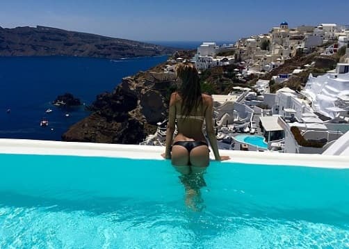 La espectacular modelo es novia del italiano Graziano Pelle, jugador del Southampton, Viktoria es considerada una de las Wags del fútbol inglés por su belleza que deslumbra cada fin de semana en los estadios.