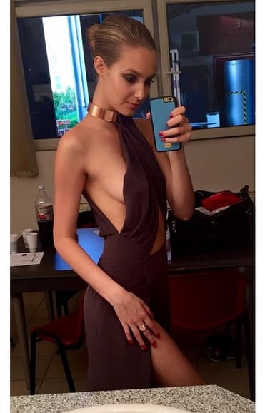 La espectacular modelo es novia del italiano Graziano Pelle, jugador del Southampton, Viktoria es considerada una de las Wags del fútbol inglés por su belleza que deslumbra cada fin de semana en los estadios.