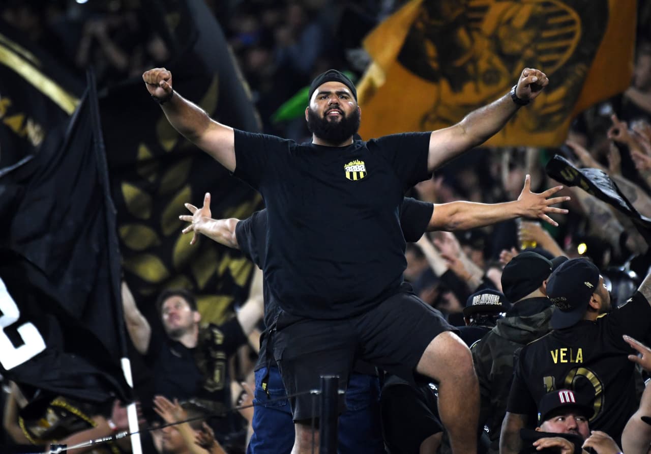 Los fanáticos de Los Angeles FC apoyaron a su equipo en los 90 minutos que se resolvieron con empate sin goles.