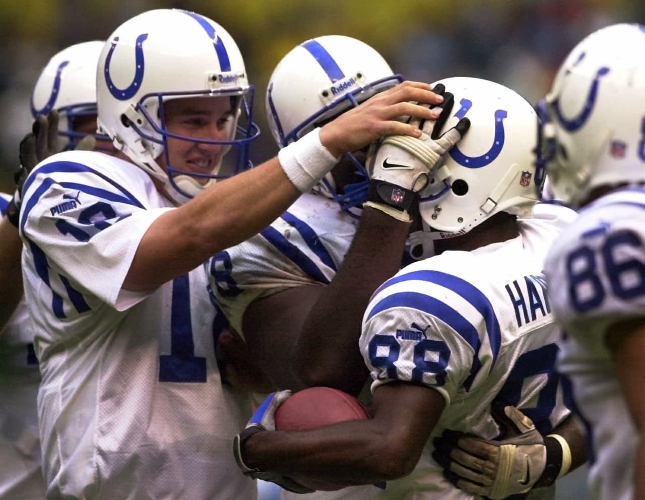 El quarterback de Indianapolis Colts, Peyton Manning, felicitó a Harrison después de una anotación larga en el triunfo 24-23 contra Pittsburgh Steelers el 19 de agosto del 2000 en Ciudad de México.