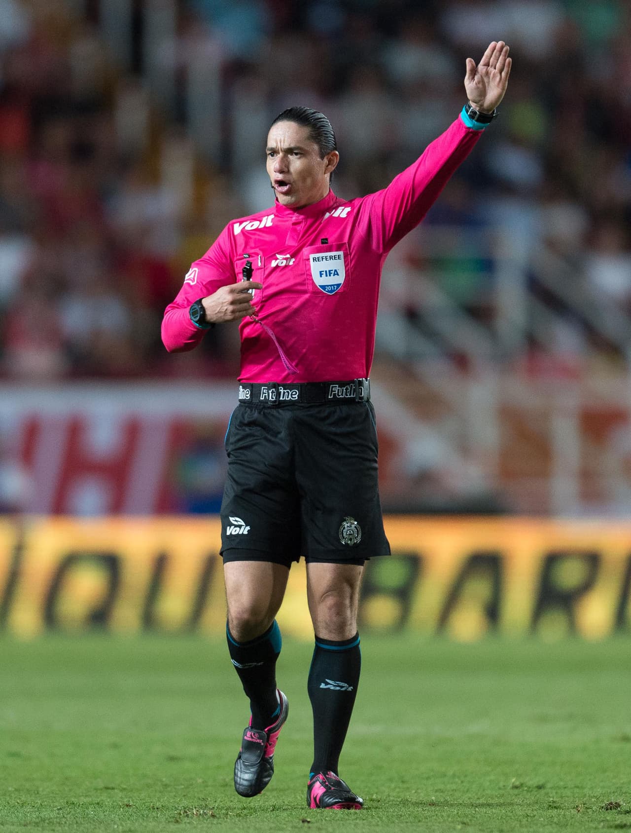 Óscar Macías tuvo un partido tranquilo, con pocas jugadas polémicas y sólo un par de tarjetas amarillas mostradas.