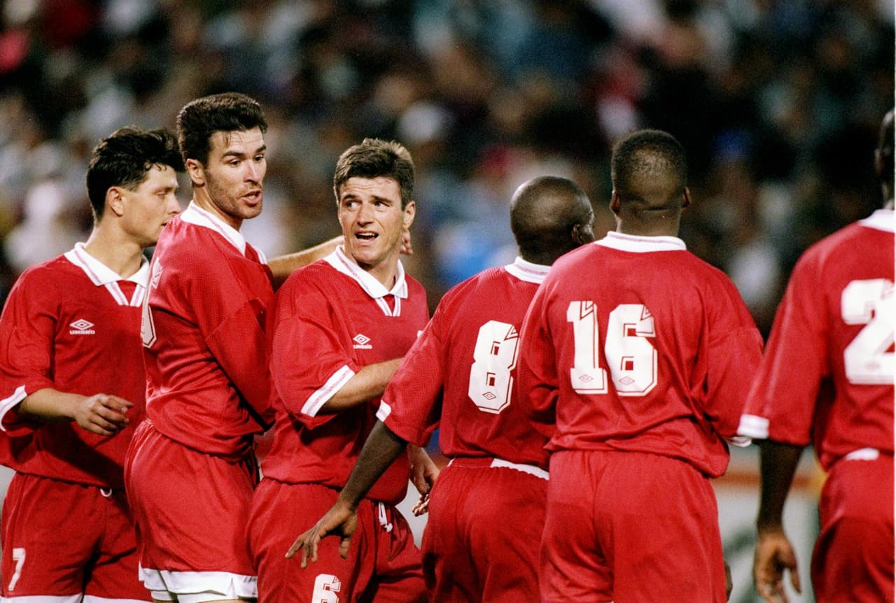 5.- Kevin Holness (Canadá 3-1 Honduras) (10 de enero 1996).- Un canadiense vuelve a aparecer en esta lista y de nuevo ante la Honduras. La gran diferencia es que con sus goles a los minutos 27 y 63, esta vez su equipo ganó el partido disputado en el Edison International Field de Anaheim. (Foto: Getty Images).