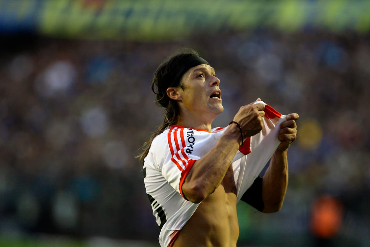 La historia de amor entre Matías Almeyda y River Plate es bastante conocida: tanto quiso 'El Pelado' al club millonario que inclusó lo regresó a primera división en 2012 después de retirarse.