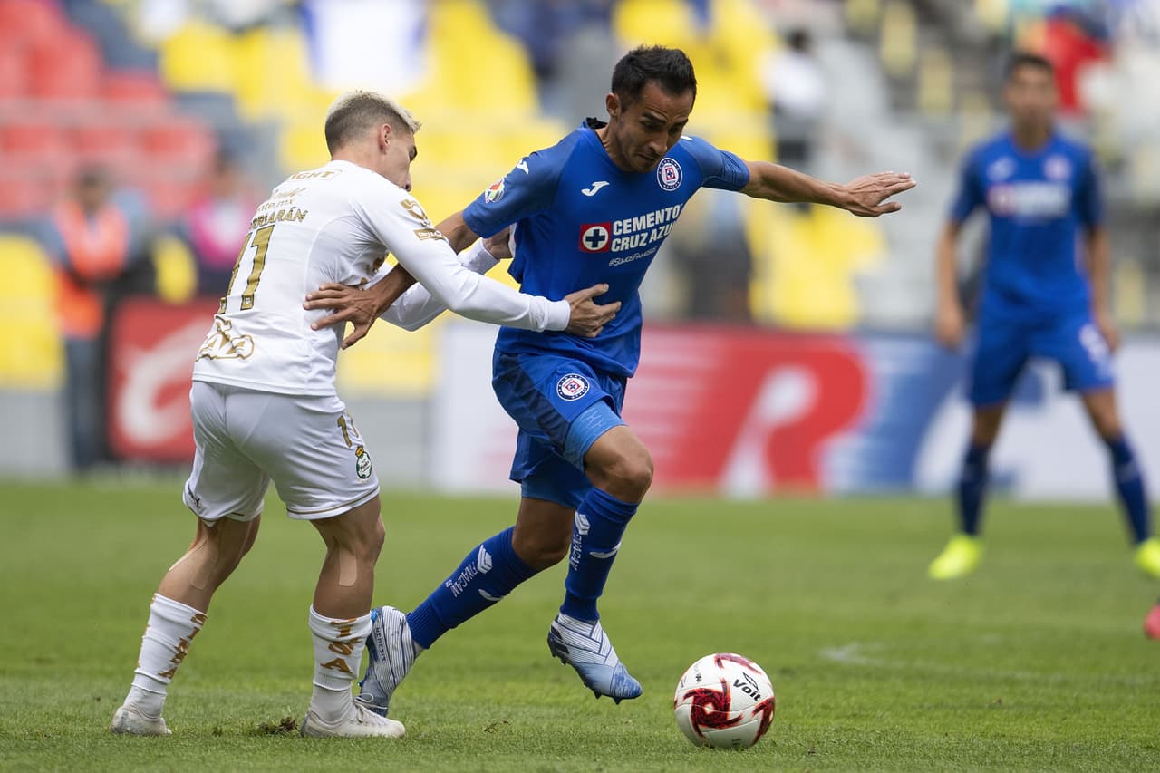 Con goles de Jonathan Rodríguez, Elías Hernández y Luis Romo, Cruz Azul le pasa por encima a Santos y consigue sus primeros tres puntos del Clausura 2020.