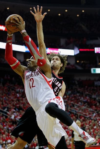 Frustrados, desesperados y cansados, así quedaron los Rockets luego de perder el primer partido de los Playoffs en casa ante los Portland Trail Blazers por tan solo dos puntos luego de jugar sobretiempo. Marcador final de 122-120.