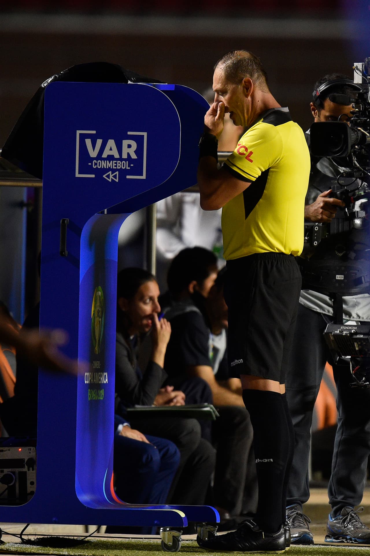 Para la parte complementaria, al minuto 50 se presentó una jugada dudosa dentro del área, ante ello, el árbitro argentino, Nestor Pitana recurrió al VAR.