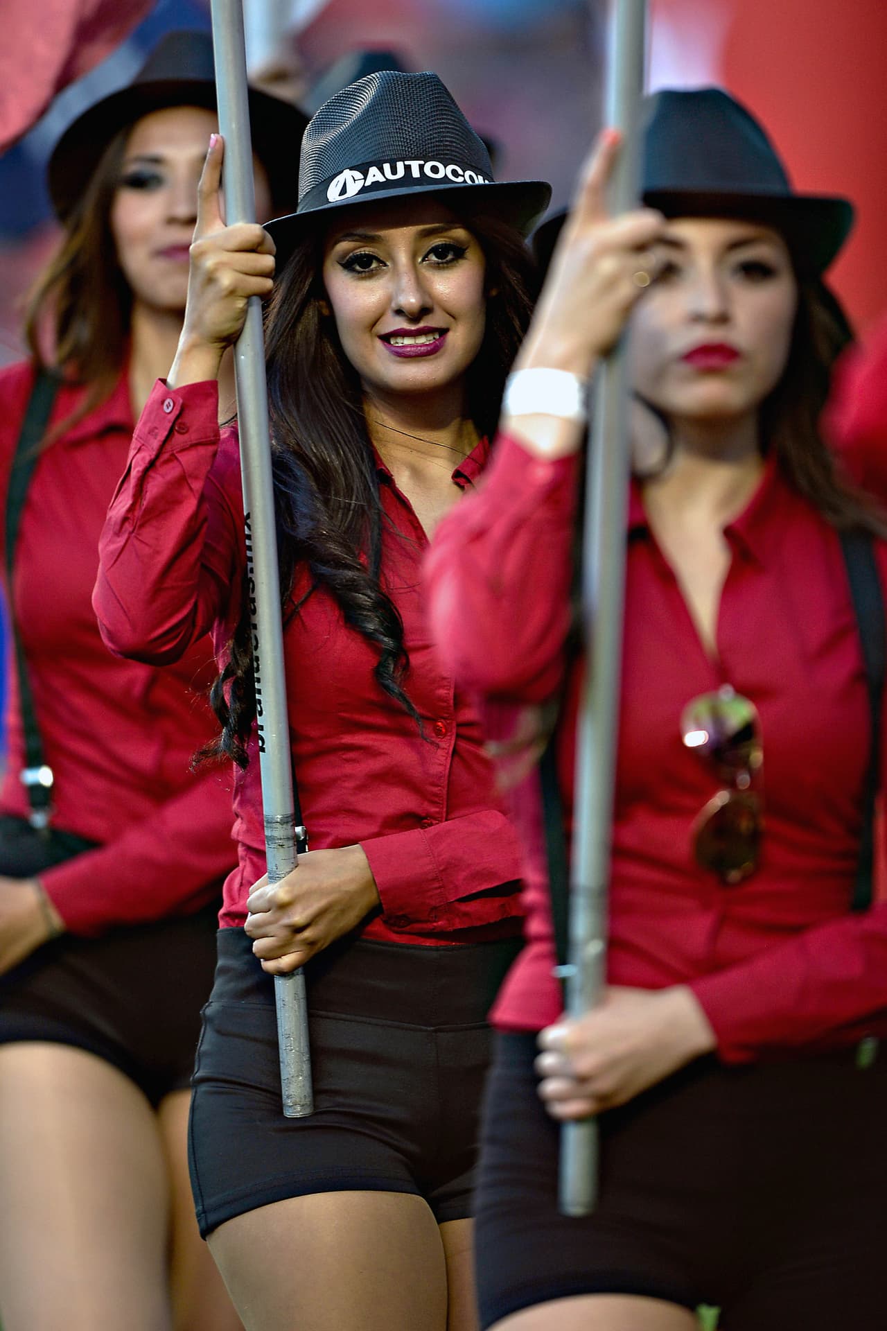 La belleza de las porristas en la fecha 4