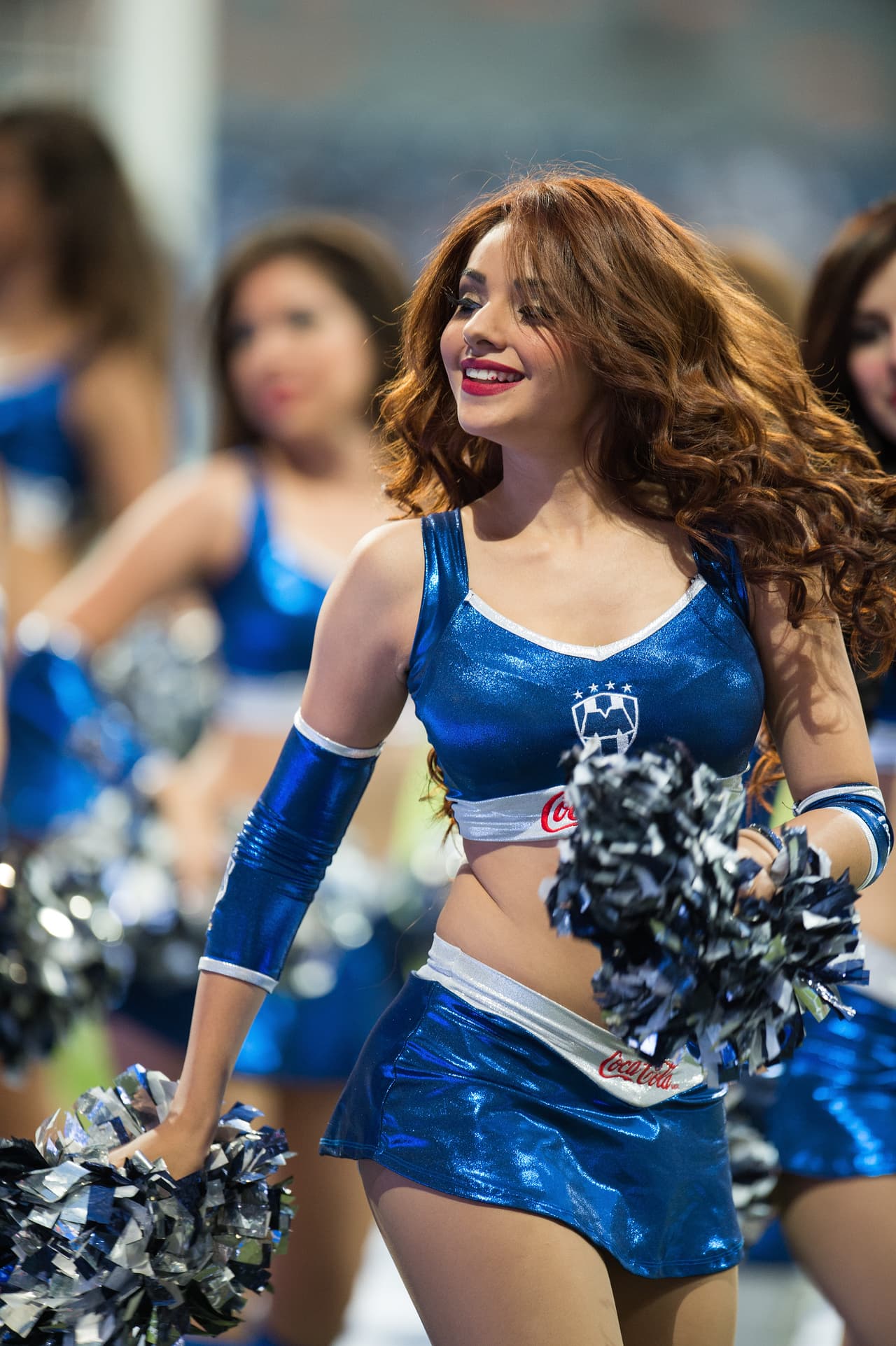 La belleza de las porristas en la fecha 4