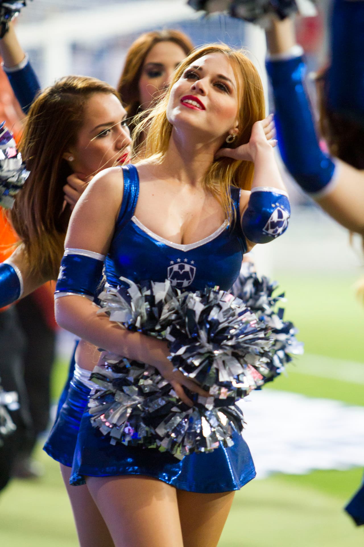 La belleza de las porristas en la fecha 4