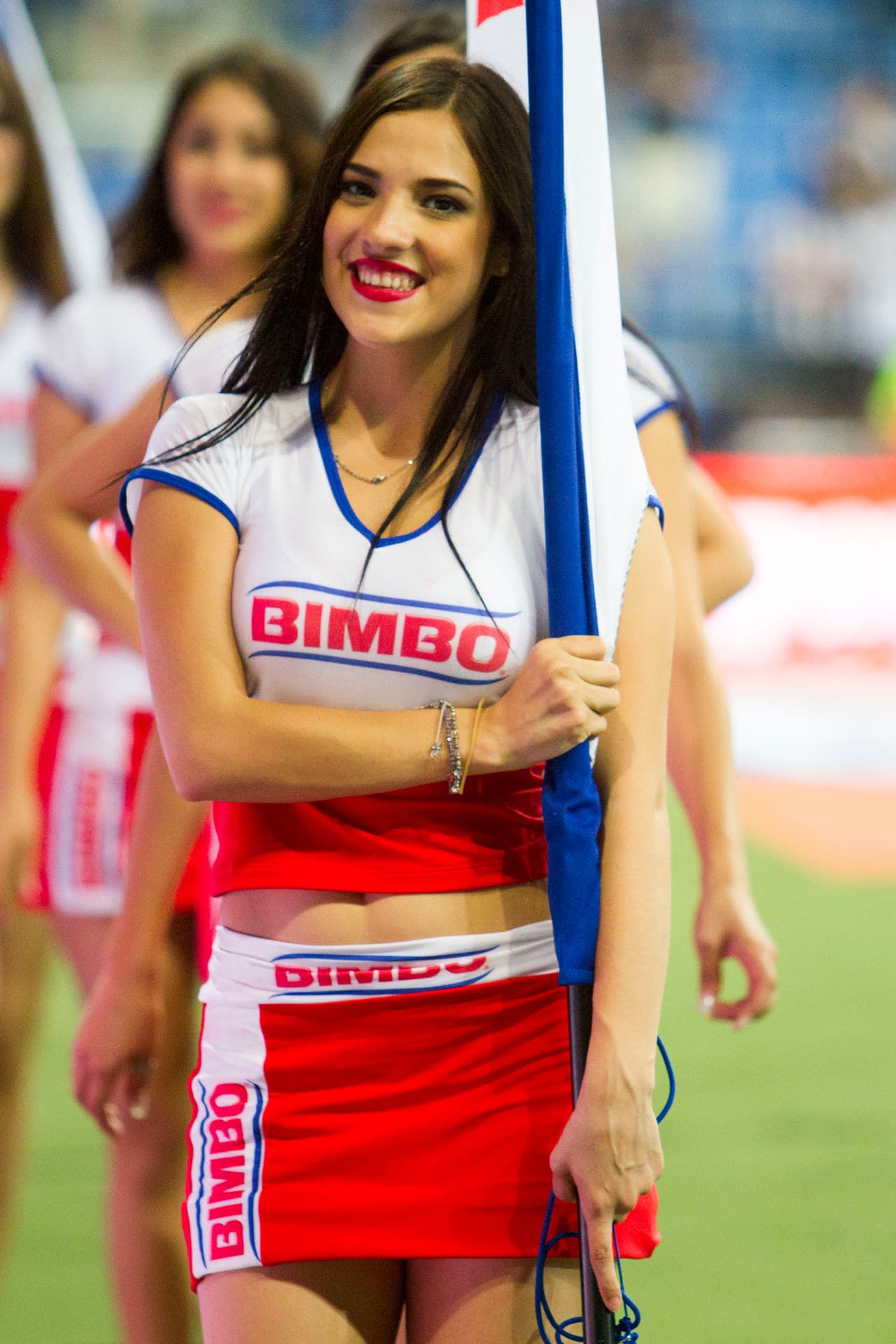 La belleza de las porristas en la fecha 4