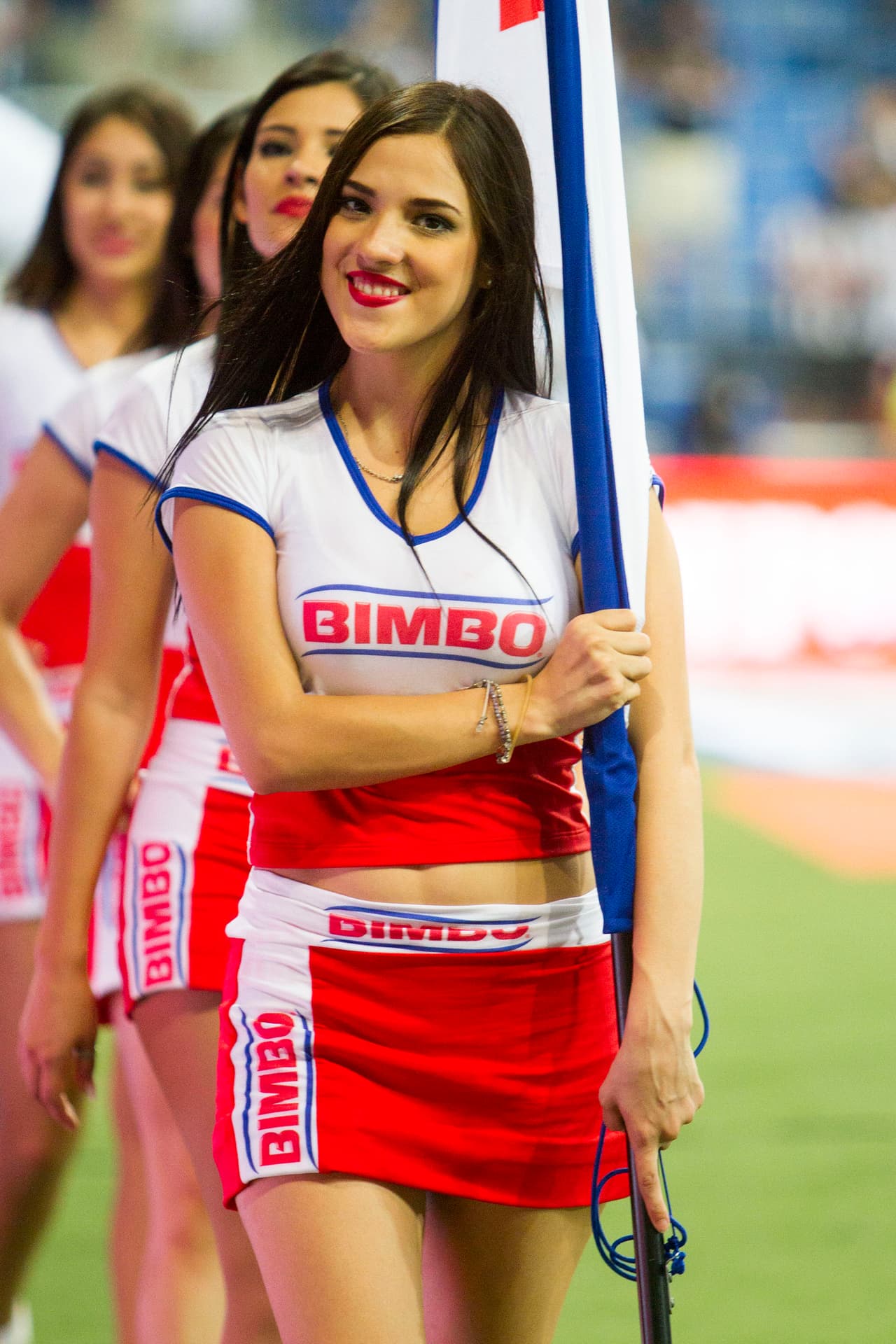 La belleza de las porristas en la fecha 4