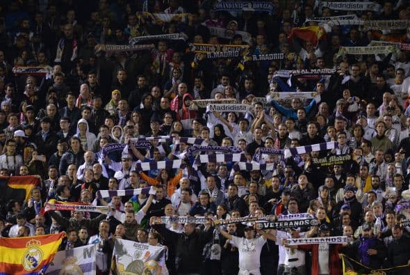 El tercer lugar de asitencia lo ocupa la Liga de España, aunque la asistencia bajó en un 6%, quizaás motivado por la crisis económica.