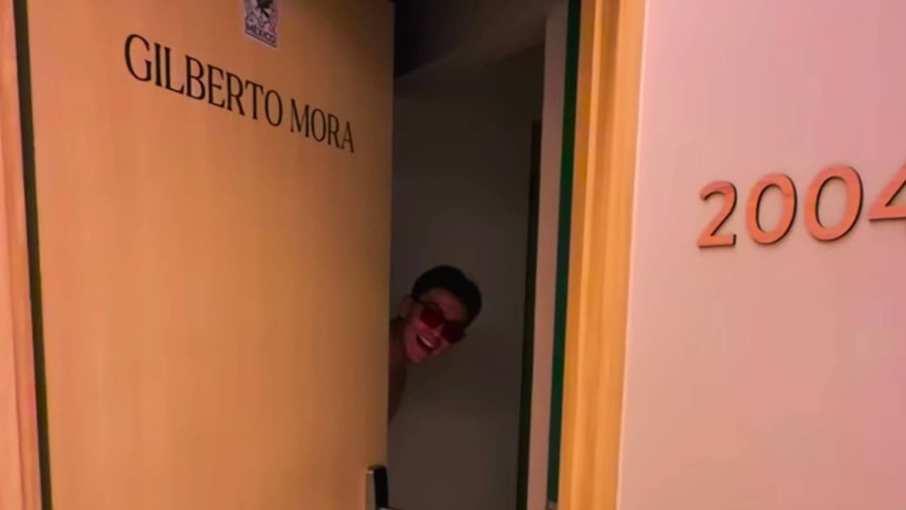 Memo Ochoa hizo broma por la edad de Gilberto Mora con México antes de dormir
