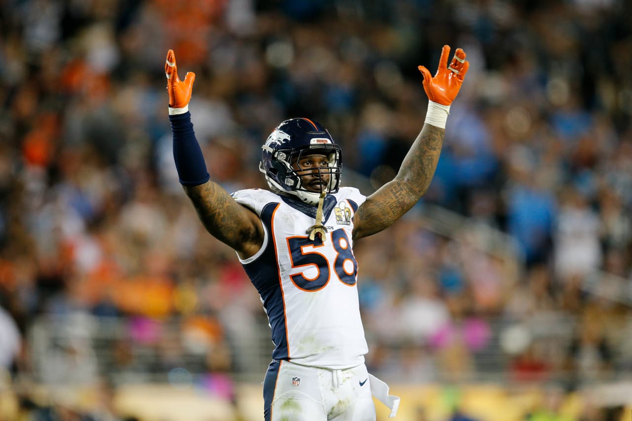Denver Broncos ofrecieron 70 millones de dólares garantizados al linebacker Von Miller